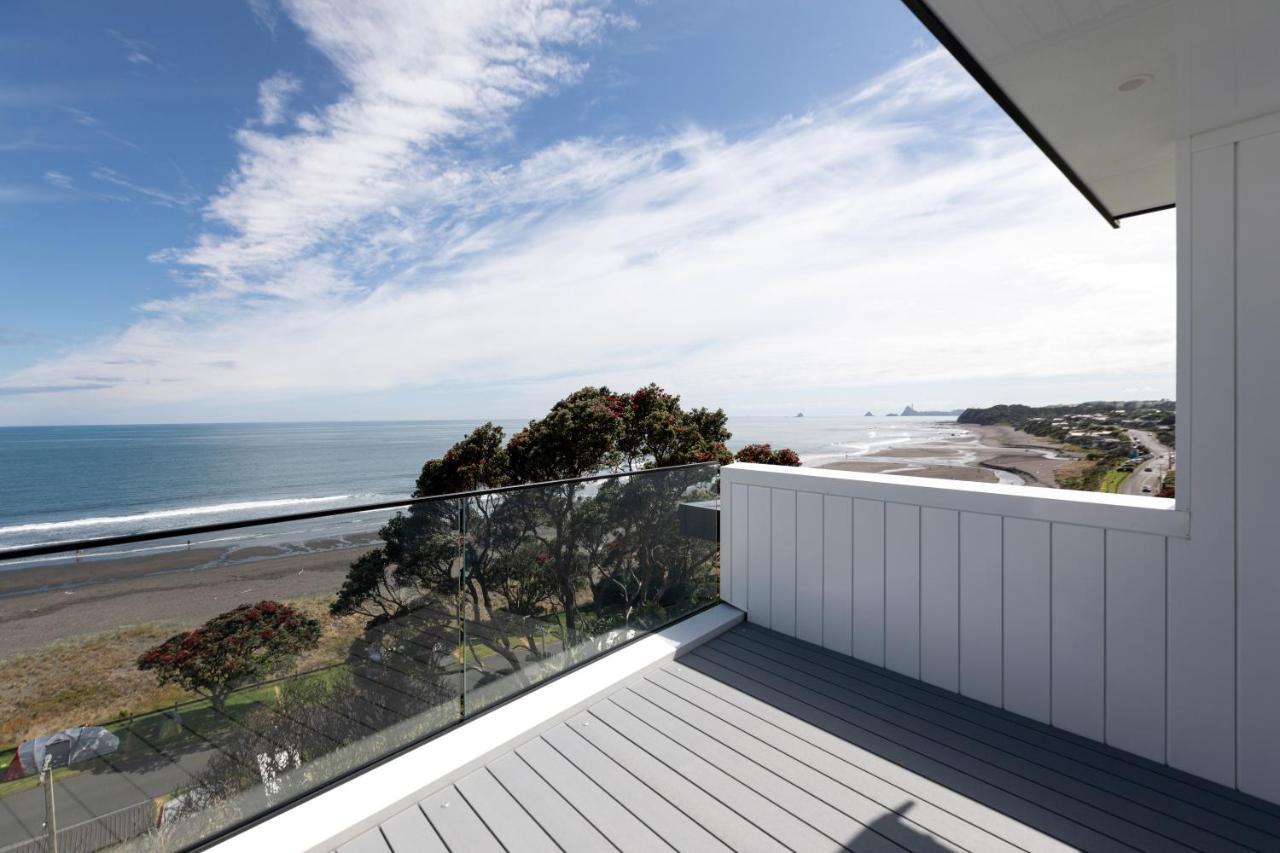 Oakura Beach Front Apartments エクステリア 写真