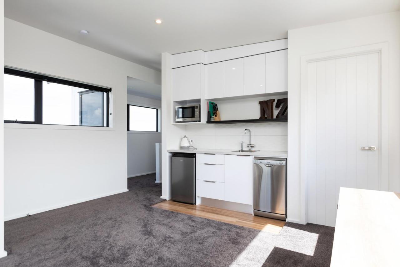 Oakura Beach Front Apartments エクステリア 写真