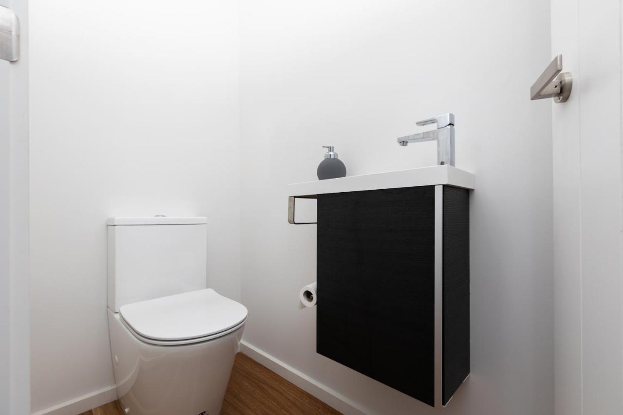 Oakura Beach Front Apartments エクステリア 写真