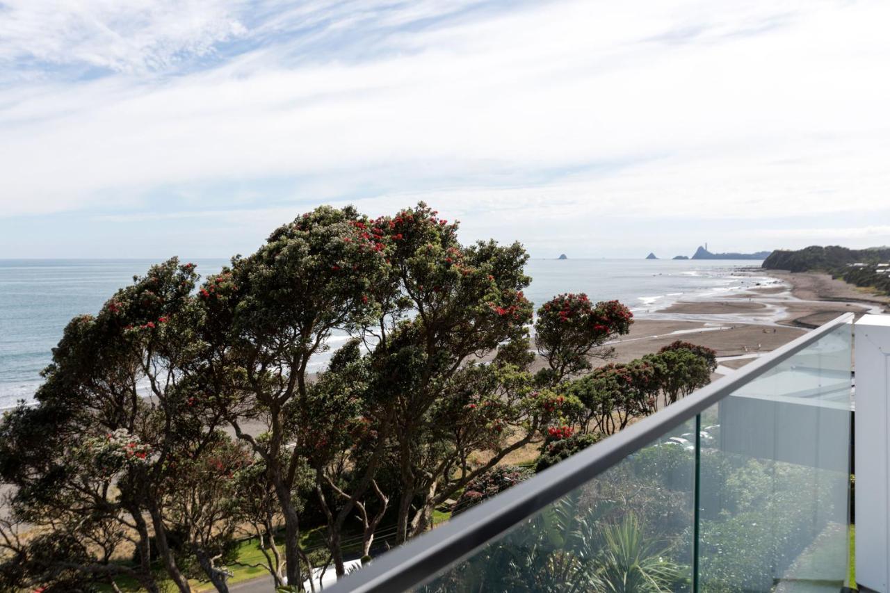 Oakura Beach Front Apartments エクステリア 写真