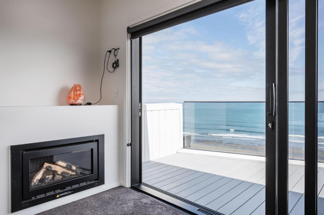 Oakura Beach Front Apartments エクステリア 写真