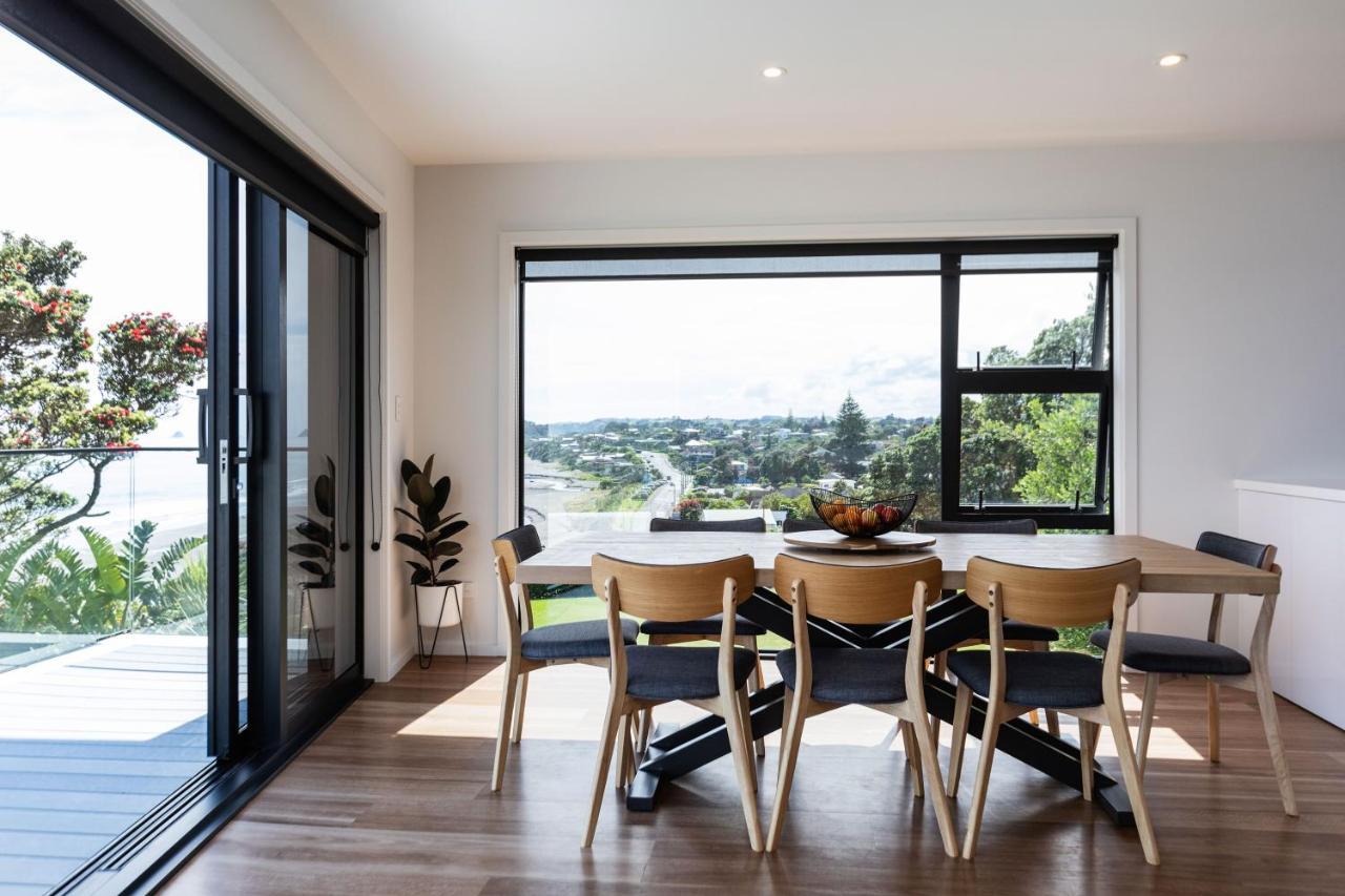 Oakura Beach Front Apartments エクステリア 写真