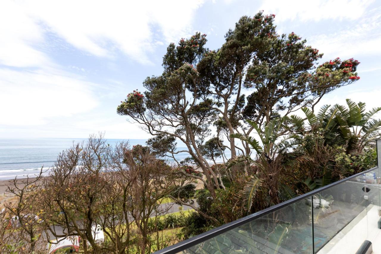Oakura Beach Front Apartments エクステリア 写真